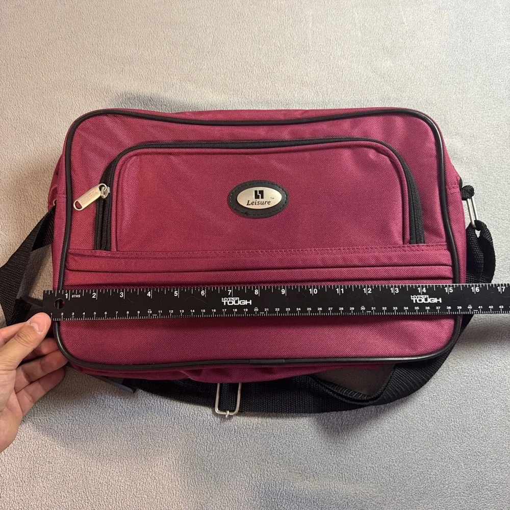 Leisure Luggage Lafayette 3370 Red Over Night Carry On Tote Bag